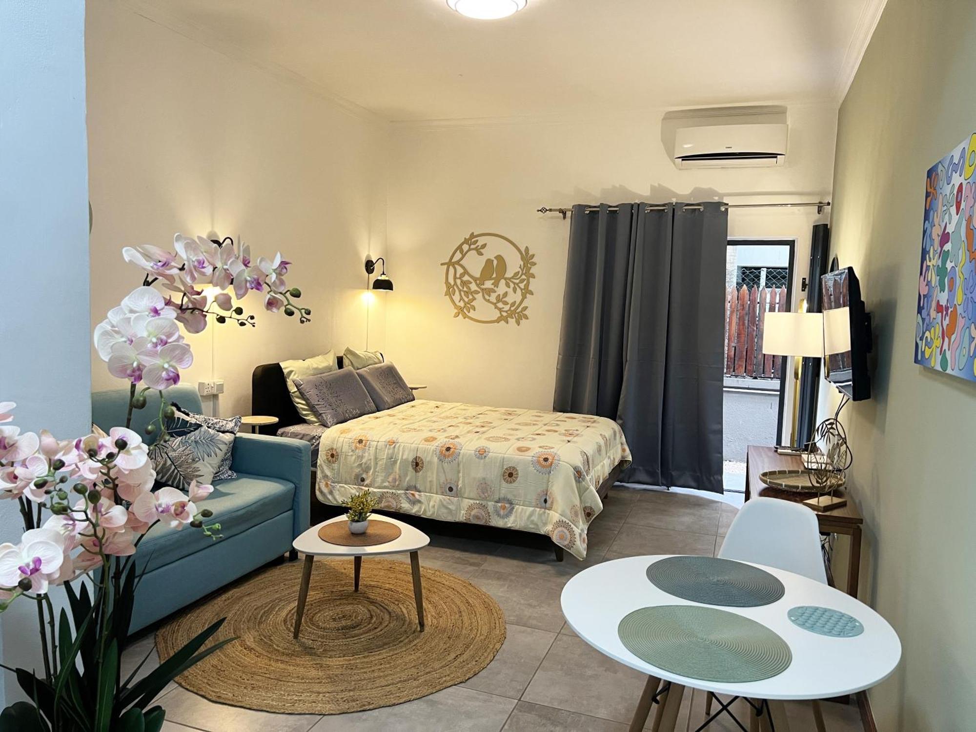 Newly Renovated Studio Apartment With Rooftop Pool, Few Steps To The Beach Flic en Flac Exterior photo